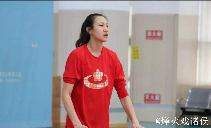 深圳热身，董铭霄站在接应位！外教看中她但为何天津不给她机会？